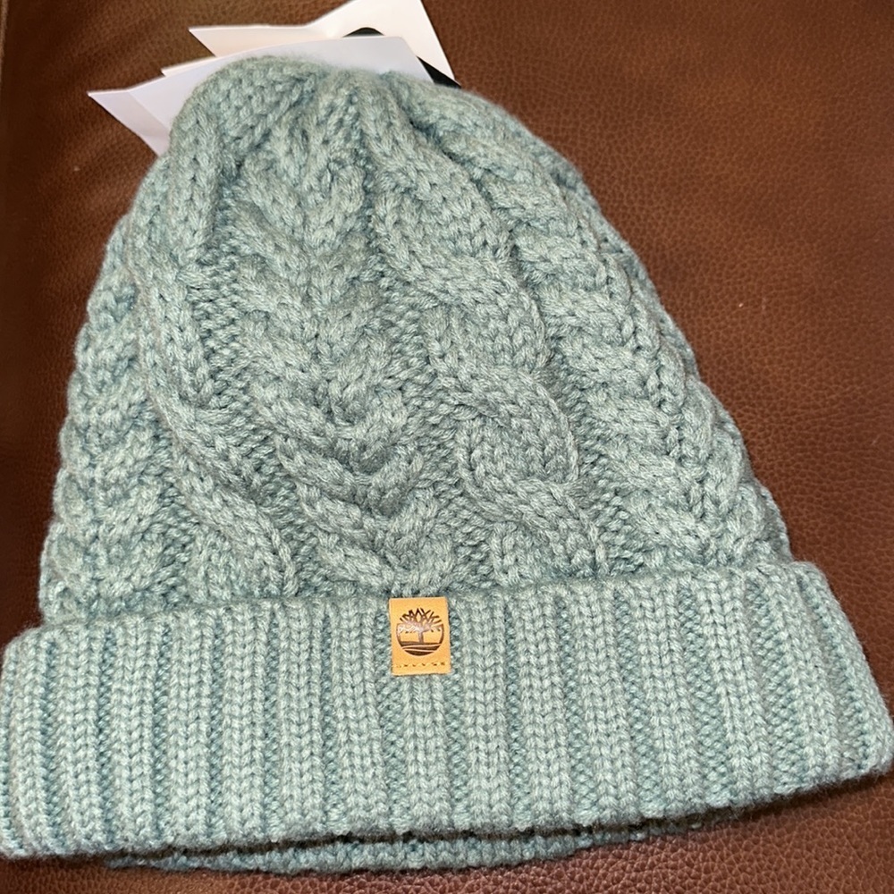 Cable knit hat with fleece lining - Picture 2 of 5